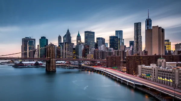 브루클린 다리와 낮은 맨해튼 — 스톡 사진