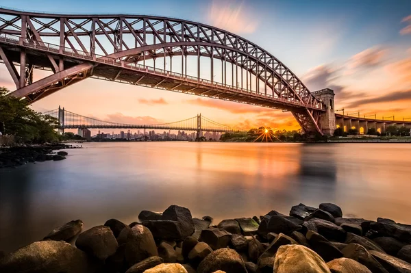 Hell Gate and Triboro bridge — Stock Photo, Image