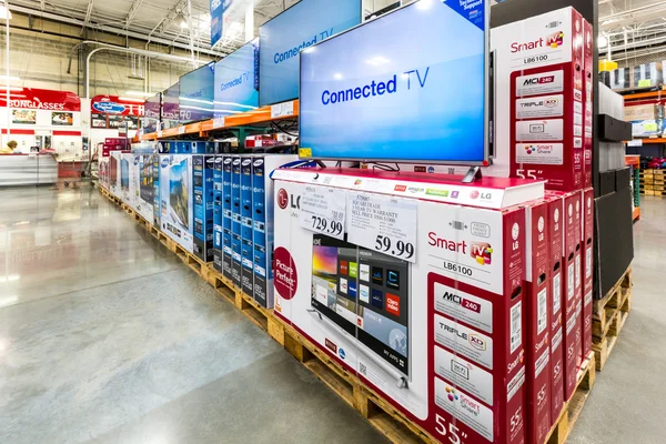 Televisión asile en una tienda Costco . — Foto de Stock