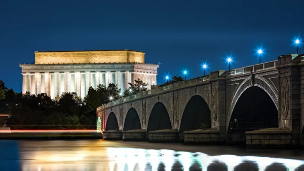 Lincoln Memorial e Arlington Bridge — Fotografia de Stock