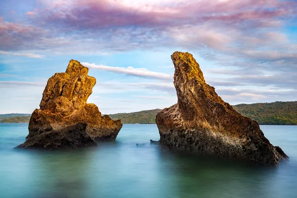 Rocks near Cayo Levantado — 스톡 사진