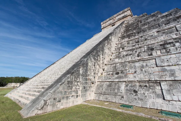 Знаменитая пирамида Майя — стоковое фото
