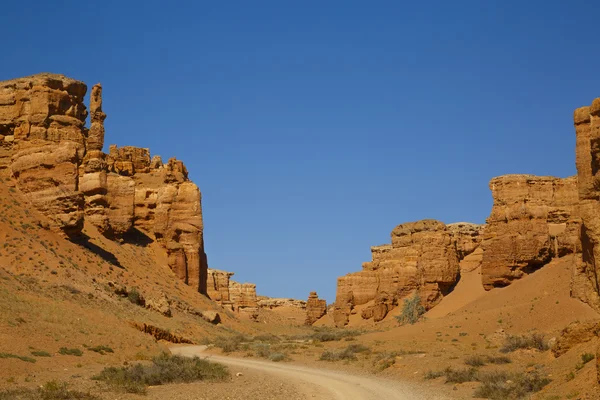 Road in the Charyn canyon — Stock Photo, Image