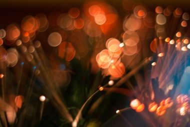 Renkli parlama ışıklar.