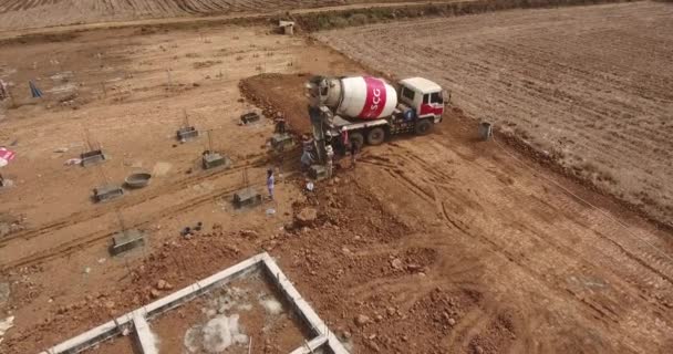 Fly Cement Truck Workers Working Site — Stock videók