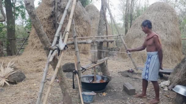Khmer Fabricants Traditionnels Palmiers Sucre Type Baratte Bois Est Utilisé — Video