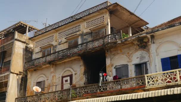 Primer Plano Casa Estilo Colonial Francés Camboya Zoom — Vídeo de stock