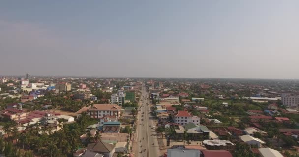 Drone Aérien Lisse Déplaçant Lentement Sur Asiatique Ville Battambang Cambodge — Video