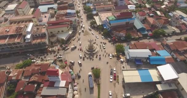 Rotating Drone Shot Statue Shiva Traffic Roundabout — Stock Video