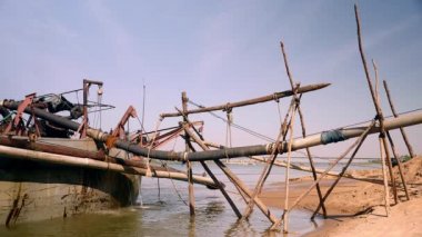 Nehir tekne ile boru hattı sistemi tutun temizletir nehir kumu deşarj bambu Polonyalılar ile tarama