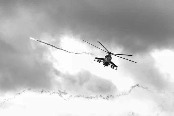 Rusça mücadele helikopter Mi-24 — Stok fotoğraf