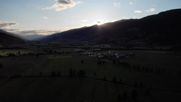 Zell See Districtの夕日のカプランの農村風景のパノラマ ザルツブルク オーストリア — ストック動画