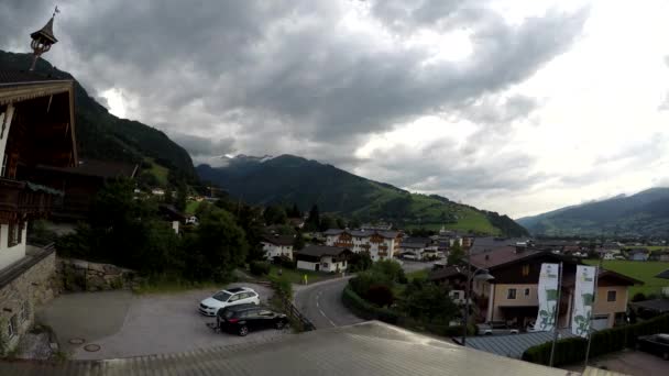 White Clouds Moving Tourist Town Kaprun Salzburg Austria Sunset Timelapse — стокове відео