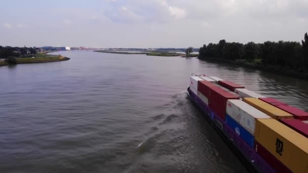 Luchtfoto Van Avant Cargo Ship Navigating Oude Mass Volg Shot — Stockvideo