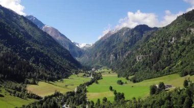 Klammsee Gölü çevresindeki Alp Dağları 'nın ortasındaki Yeşil Vadi, Kaprun, Salzburg, Avusturya. hava durumu