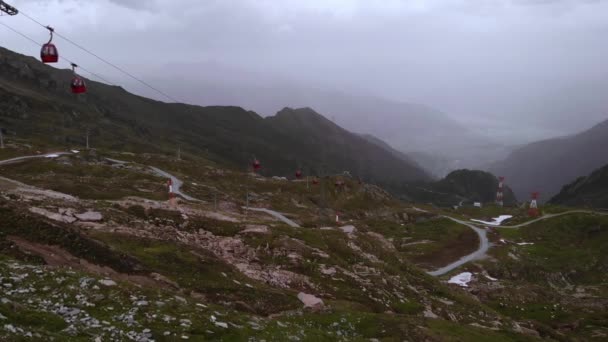 Ropeway Kitzsteinhorn Mountains Traveling Hazy Morning Kaprun Austria Colpo Aereo — Video Stock