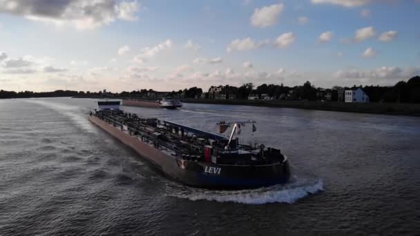 Arco Para Frente Levi Chemical Tanker Navigating River Noord Rastreamento — Vídeo de Stock