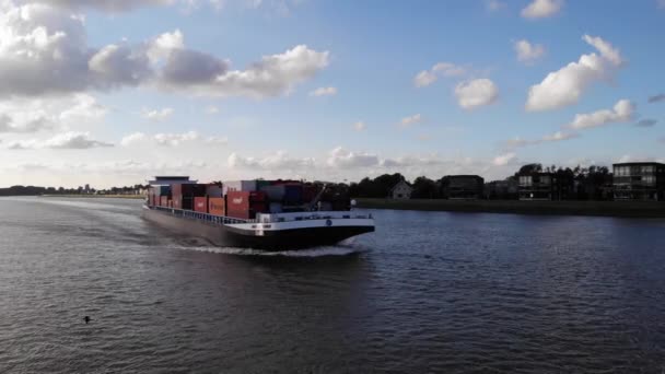 Voorste Boeg Van Missouri Inland Container Vessel Navigating River Noord — Stockvideo