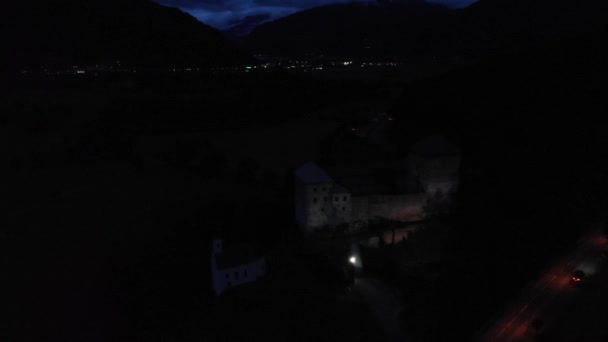 Lumières Nocturnes Brillantes Château Kaprun Paysage Urbain Kaprun Autriche Aérien — Video