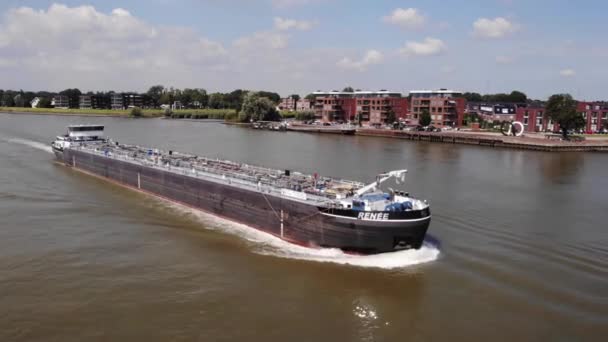 Vista Seguimiento Aéreo Del Interior Del Petrolero Renee Largo Del — Vídeos de Stock