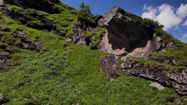 Rocky Steep Mountain Peaks Στο Εθνικό Πάρκο Κοντά Στο Stausee — Αρχείο Βίντεο