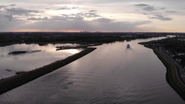 Hollanda, Güney Hollanda 'da, Noord' un Gelgit Nehrinin Sakin Suları. hava durumu