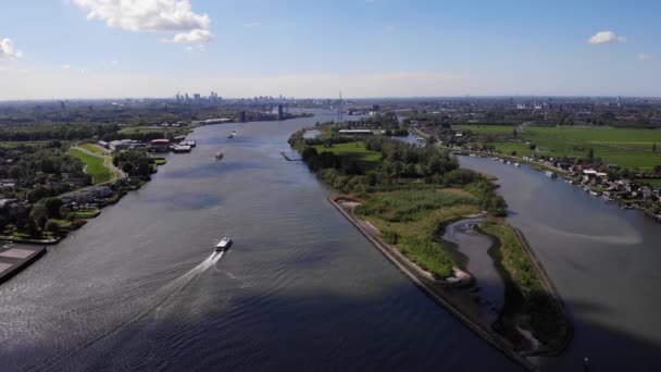 Calm Waters River Kinderdijk Village Surrounded Green Fields Aerial — Stock Video