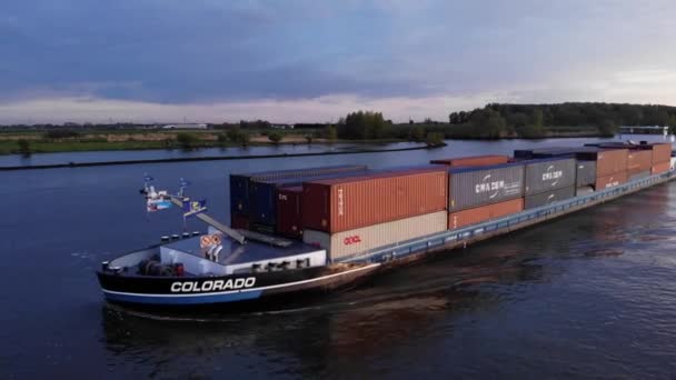 Colorado Inland Vessel Cargo Crossing Oude Maas River Barendrecht Ολλανδία — Αρχείο Βίντεο