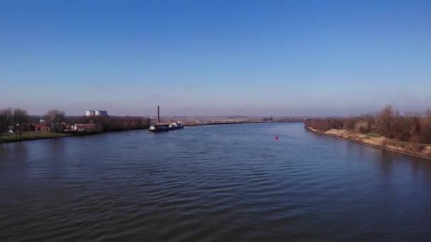 Река Оуде Солнечный День Голубым Небом Летом Неар Тершук Нидерланды — стоковое видео