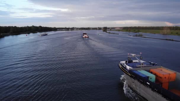 Container Ship Excelsior Shipping Viaja Rio Abaixo Barendrecht Holanda Sul — Vídeo de Stock