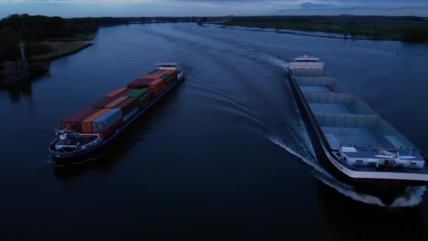 Container Ships Factofour Sails Calm River Barendrecht Coup Statique — Video