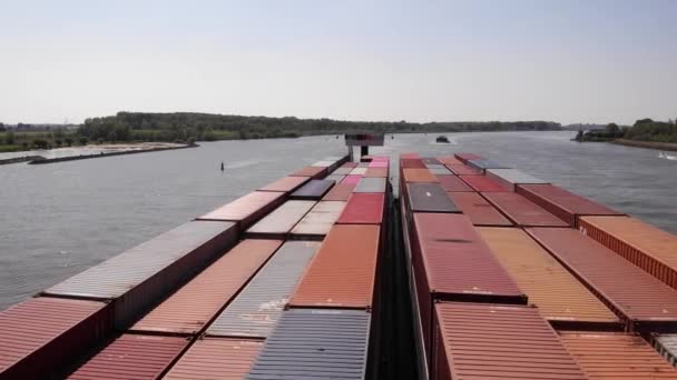 Cargo Ship Carrying Containers Transport Towarów Eksportowych Komercyjnej Drodze Wodnej — Wideo stockowe