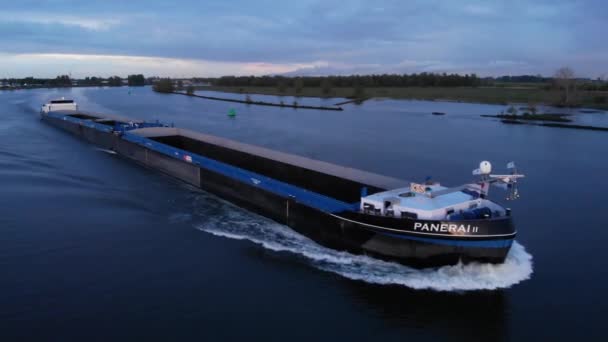 Vagues Mousseuses Vraquier Sec Voile Avec Pont Vide Près Barendrecht — Video