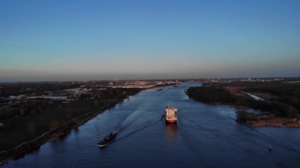 Boats Cruising River Oude Maas Netherlands Aerial Shot — Stock Video