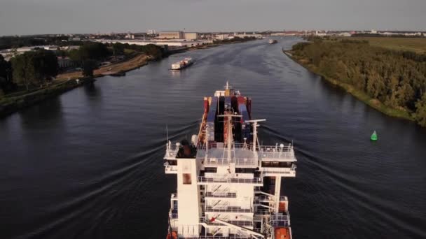 Luftaufnahme Eines Frachtcontainerschiffs Der Elite Wec Lines Auf Der Oude — Stockvideo