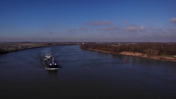 Flygfoto Över Ett Lastfartyg Vattnet Framifrån Handelsbegrepp — Stockvideo