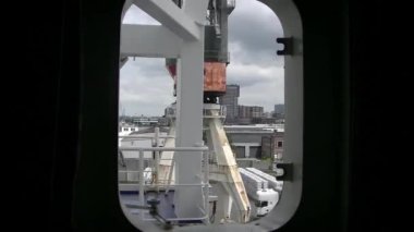 Vigo limanındaki kargo operasyonlarının zamanlaması.