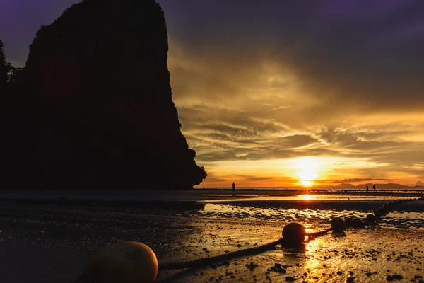 Ada, gün batımı görünümü