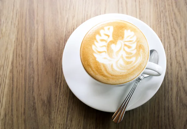 Masada bir fincan kahve.