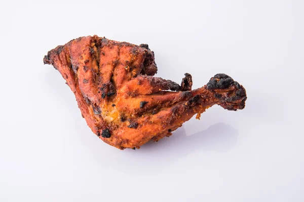 Tandoori chicken leg, Tandoori Chicken , Indian spicy food, Delicious Tandoori chicken leg piece with Salad, India — Stock Photo, Image