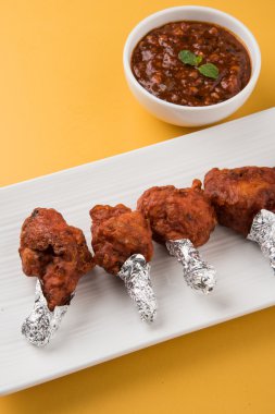 Tavuk lolipop veya tavuk winglet