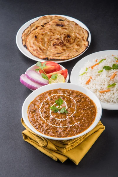 DAL Makhani ή daal makhni ή Daal makhani, Ινδικό γεύμα/δείπνο σερβίρεται στοιχείο με απλό ρύζι και βούτυρο Ρώτη, Chapati, Paratha και σαλάτα — Φωτογραφία Αρχείου