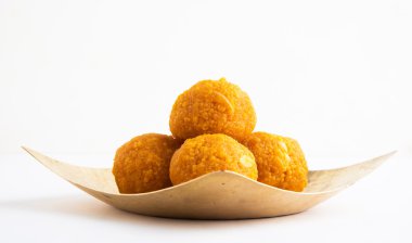 Hint Geleneksel Diwali tatlılar Motichoor Ladoo veya kare pirinç plaka bundi laddu denilen, closeup