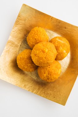 Hint Geleneksel Diwali tatlılar Motichoor Ladoo veya kare pirinç plaka bundi laddu denilen, closeup