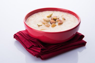 tatlı Kheer veya koyak payasa, gil-e-firdaus, fereni olarak da bilinen dik Khurma Seviyan, popüler tatlı tabağı