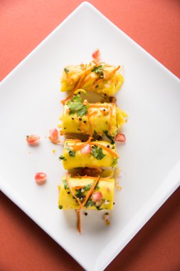 Khandvi veya suralichya vadya, seçici odak denilen Hint gram un Aperatif snack