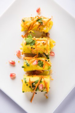 Khandvi veya suralichya vadya, seçici odak denilen Hint gram un Aperatif snack