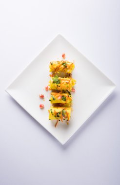 Khandvi veya suralichya vadya, seçici odak denilen Hint gram un Aperatif snack