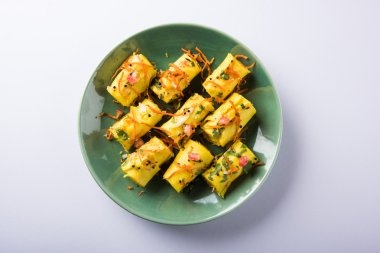 Khandvi veya suralichya vadya, seçici odak denilen Hint gram un Aperatif snack