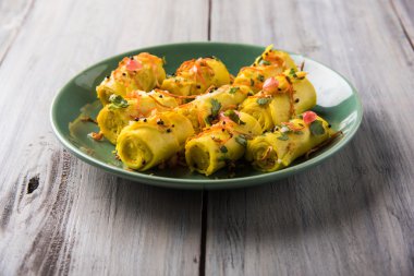 Khandvi veya suralichya vadya, seçici odak denilen Hint gram un Aperatif snack